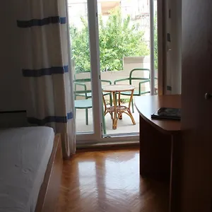  Gostinjska kuća Sobe Dejan Croatia