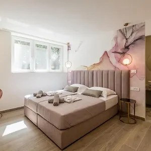 Diamond Luxury Konukevi Split